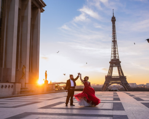 Romantic Things To Do Near The Paris Eiffel Tower